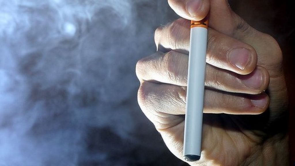 E-cigarettes should be banned in public places, health officials say - BBC News